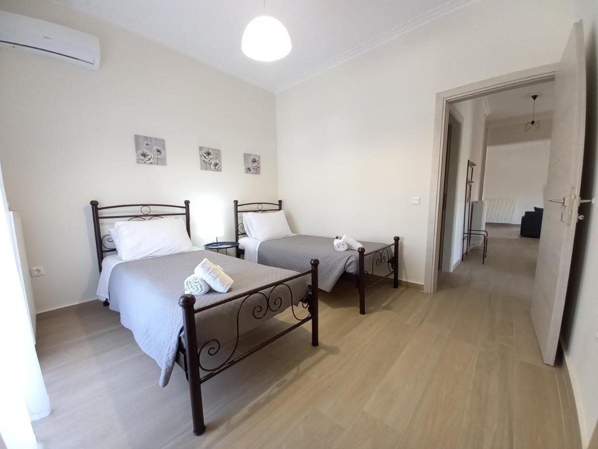 Zoe's Apartment, Appartement *
